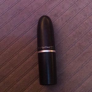 MAC FROST ON AND ON LIPSTICK